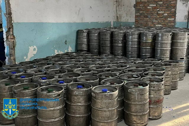 В Днепропетровской области ликвидировали масштабную схему незаконного изготовления и реализации алкоголя