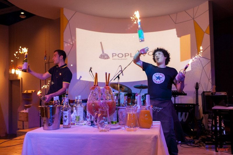   (Poplavok Music Hall)
