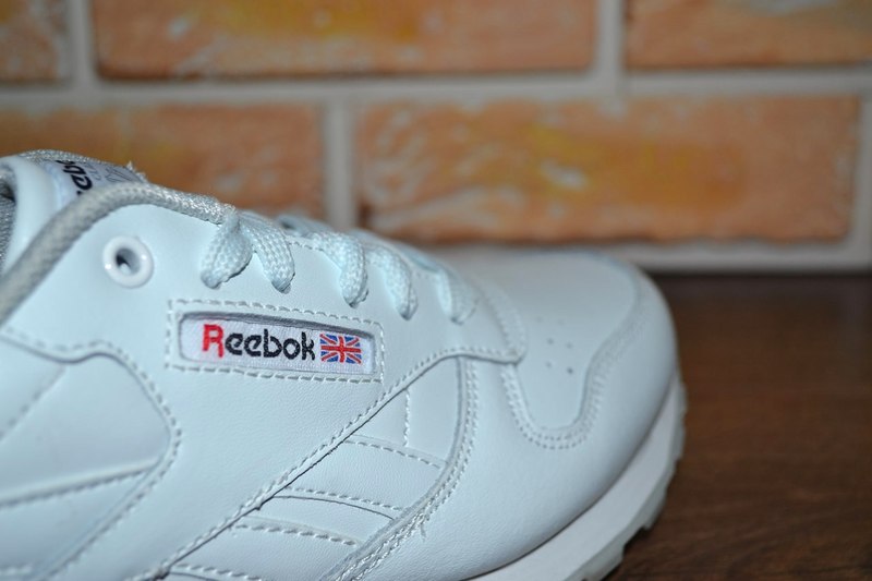    Reebok Classics White