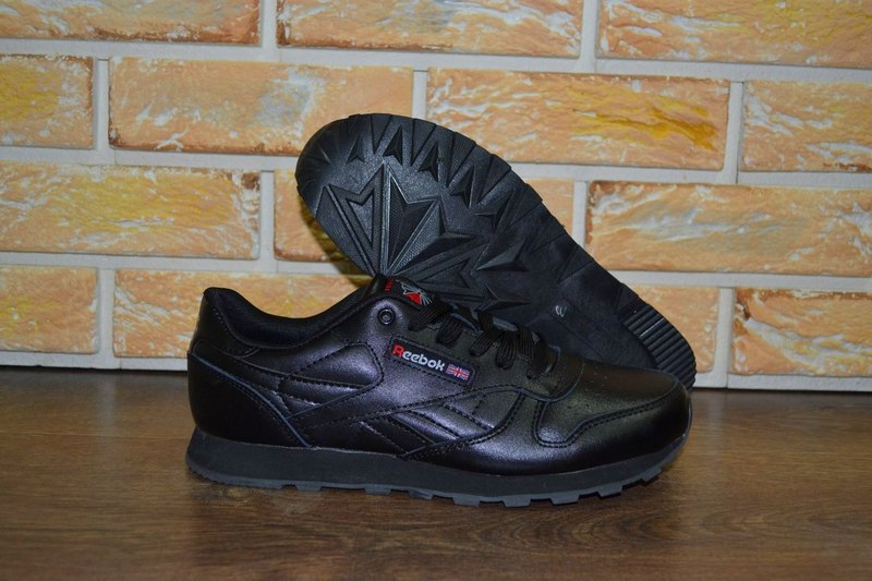    Reebok Classics Black