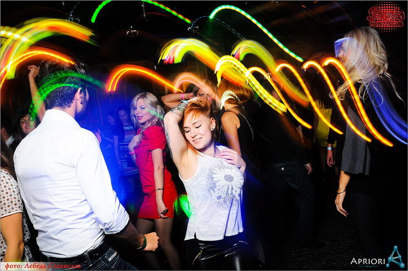  Sky gold party Josh Butler  Captain Morgan (3.10.2014, NK Paris)