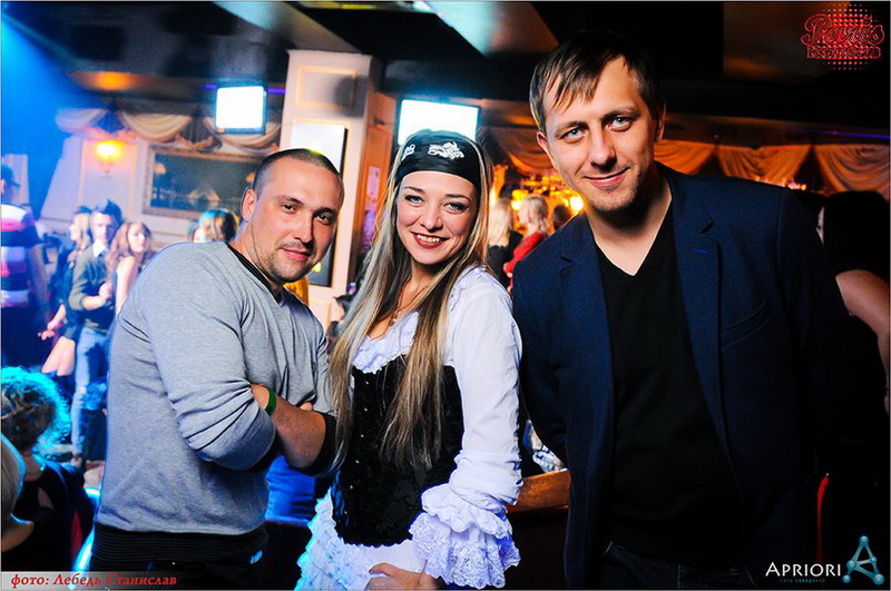 Sky gold party Josh Butler  Captain Morgan (3.10.2014, NK Paris)