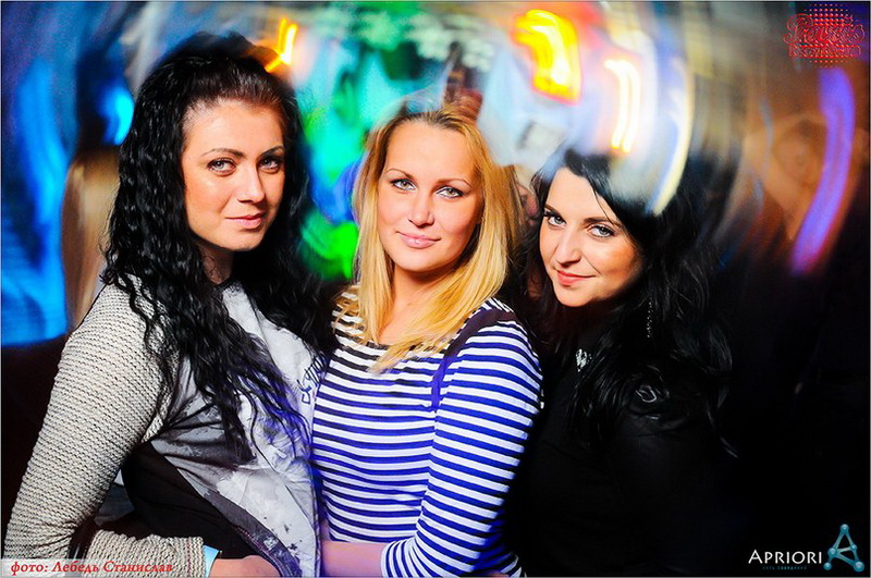  Sky gold party Josh Butler  Captain Morgan (3.10.2014, NK Paris)