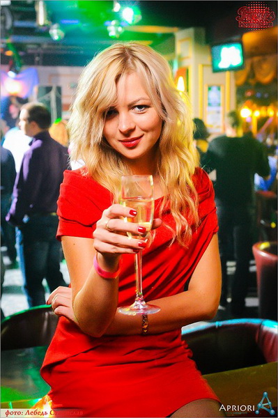  Sky gold party Josh Butler  Captain Morgan (3.10.2014, NK Paris)