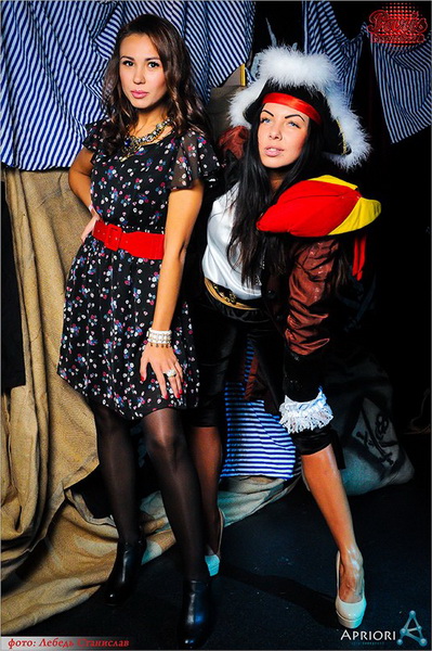  Sky gold party Josh Butler  Captain Morgan (3.10.2014, NK Paris)