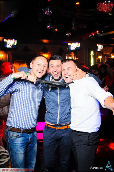  Sky gold party Josh Butler  Captain Morgan (3.10.2014, NK Paris)