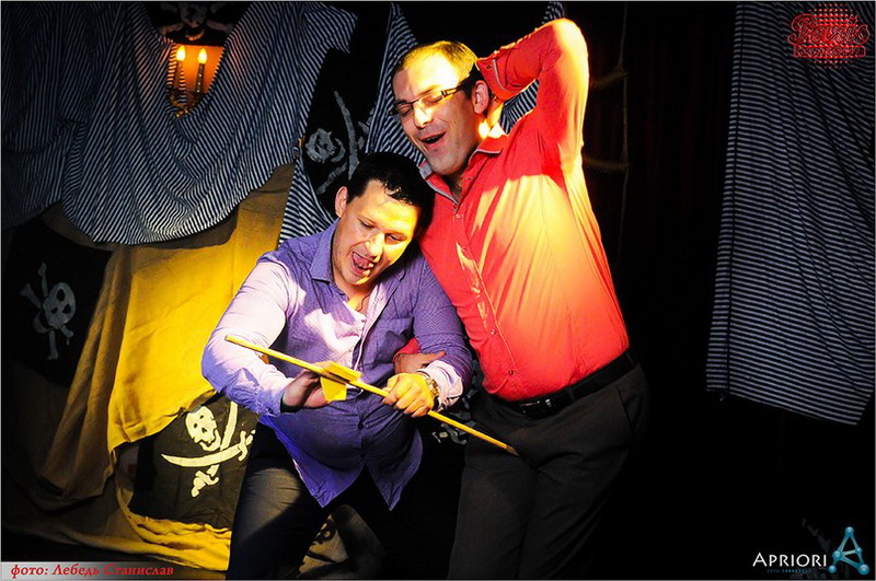  Sky gold party Josh Butler  Captain Morgan (3.10.2014, NK Paris)