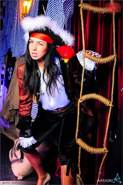  Sky gold party Josh Butler  Captain Morgan (3.10.2014, NK Paris)