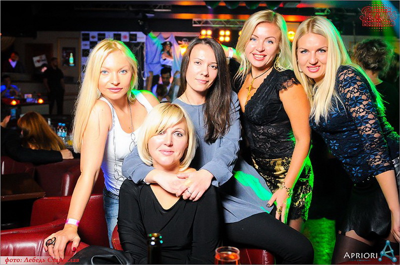  Sky gold party Josh Butler  Captain Morgan (3.10.2014, NK Paris)