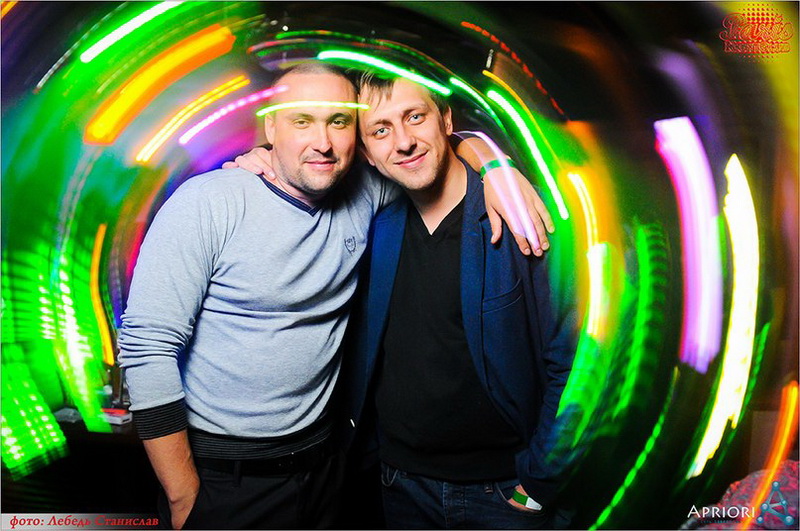  Sky gold party Josh Butler  Captain Morgan (3.10.2014, NK Paris)