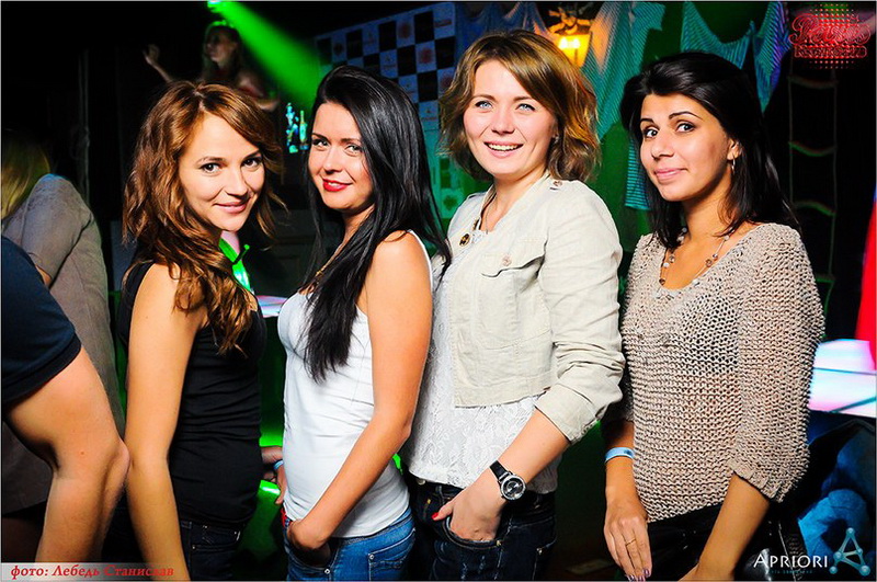  Sky gold party Josh Butler  Captain Morgan (3.10.2014, NK Paris)