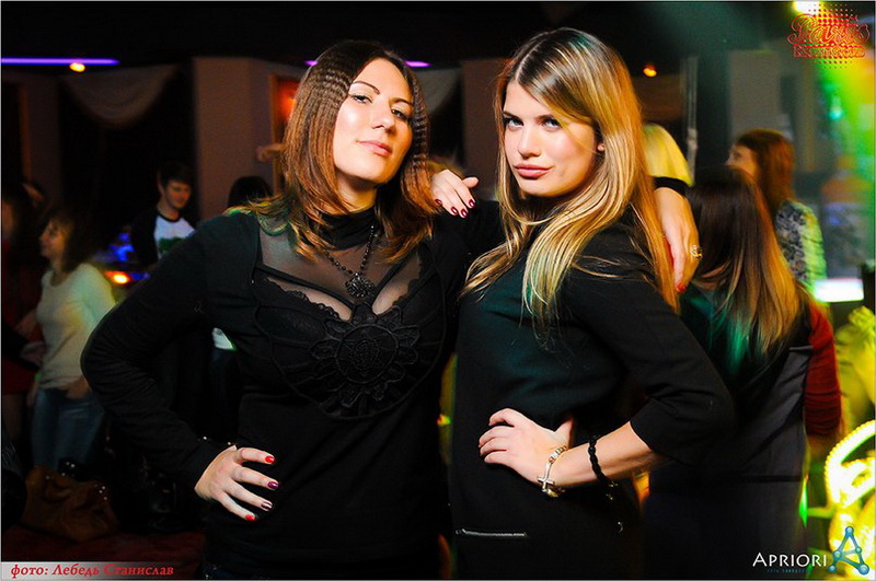  Sky gold party Josh Butler  Captain Morgan (4.10.2014, NK Paris)