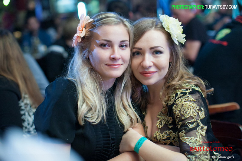  Show girls  Creative Club Bartolomeo!