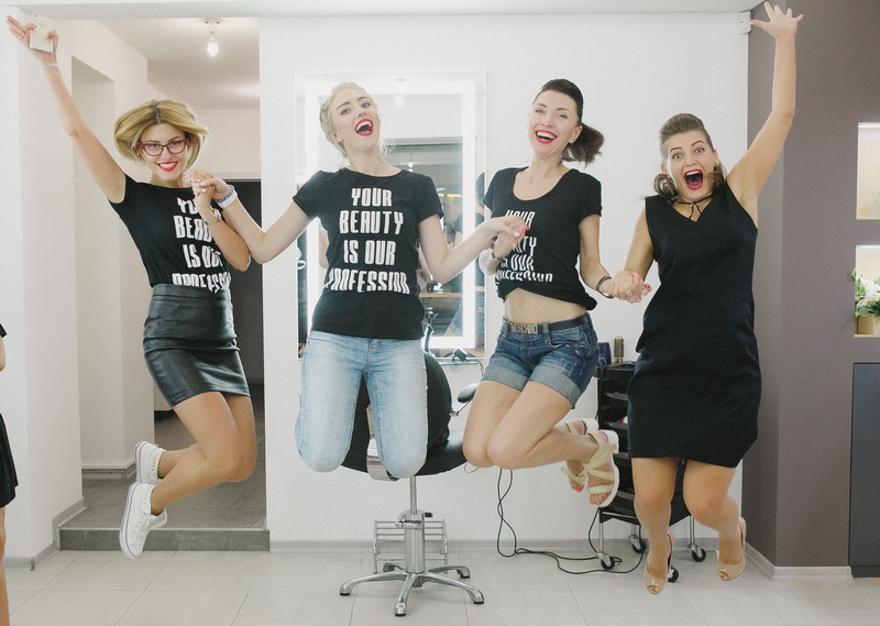    The Gloss Beauty Salon & Brow Bar