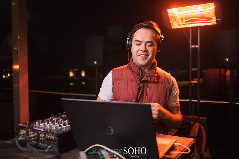  SOHO Roof bar 17 