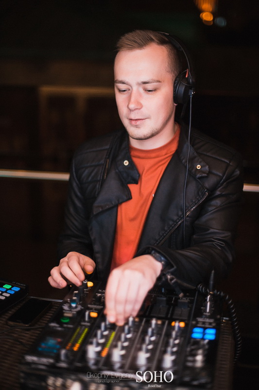  SOHO Roof bar 17 