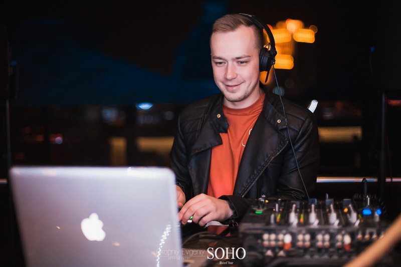  SOHO Roof bar 17 