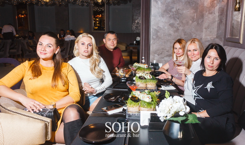  SOHO Restaurant & bar 22-23 