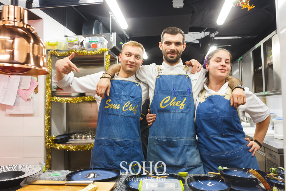  SOHO Restaurant & bar 15-16 