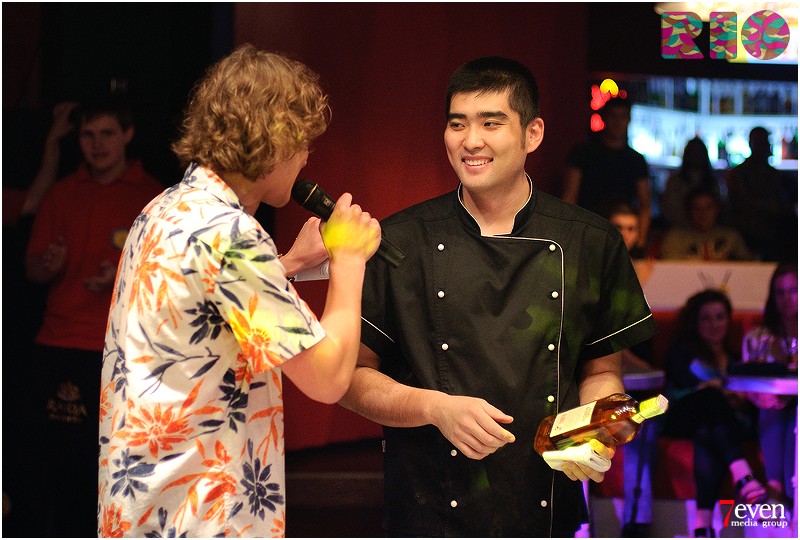  staff Sushi Show 