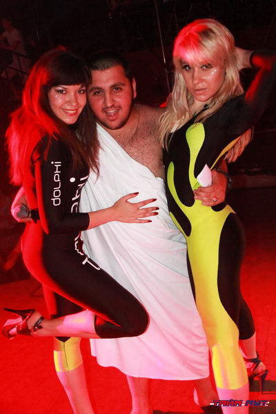  SUPER PENA. DOLPHI PARTY.    (-)