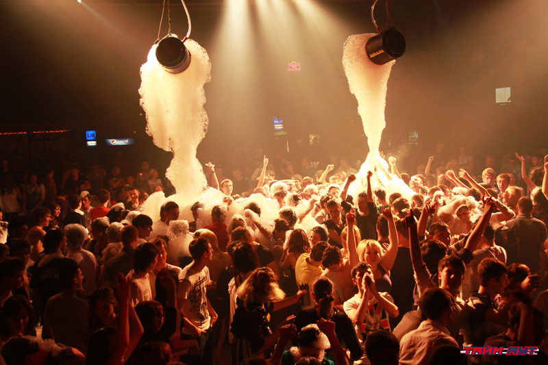 SUPER PENA. DOLPHI PARTY.    (-)