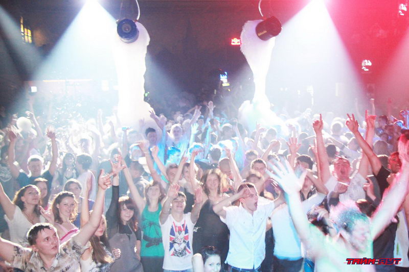  SUPER PENA. DOLPHI PARTY.    (-)