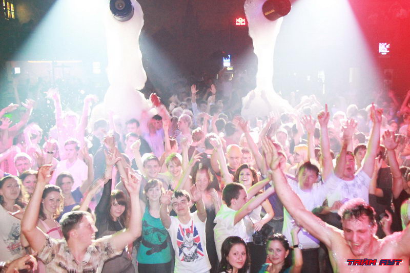 SUPER PENA. DOLPHI PARTY.    (-)