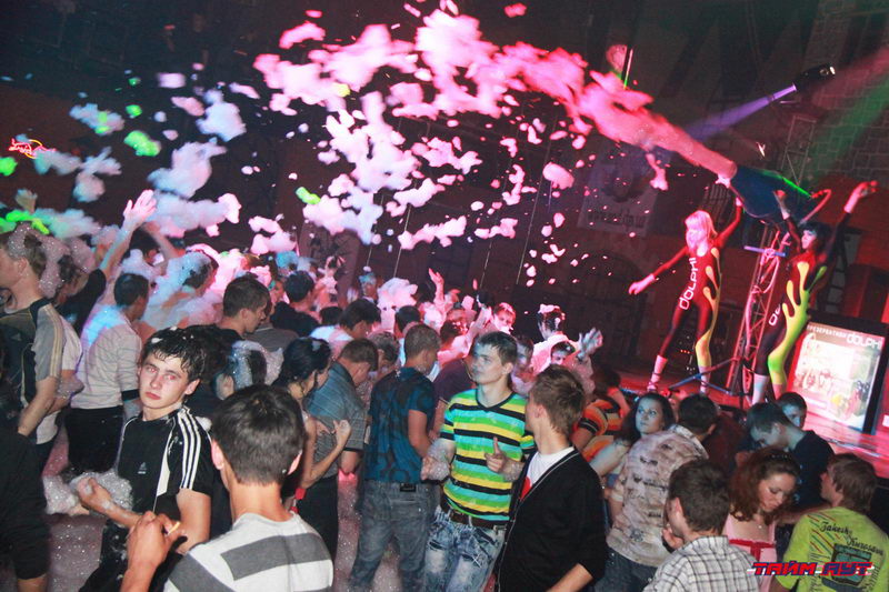  SUPER PENA. DOLPHI PARTY.    (-)