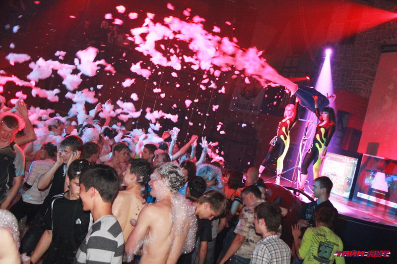  SUPER PENA. DOLPHI PARTY.    (-)