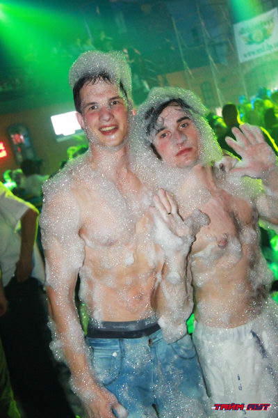  SUPER PENA. DOLPHI PARTY.    (-)