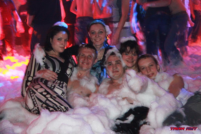  SUPER PENA. DOLPHI PARTY.    (-)
