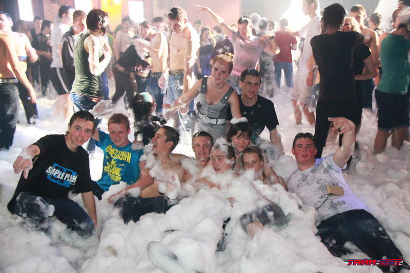  SUPER PENA. DOLPHI PARTY.    (-)