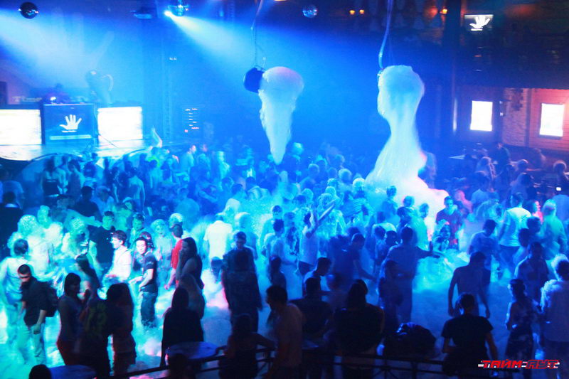  SUPER PENA. DOLPHI PARTY.    (-)