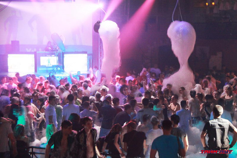  SUPER PENA. DOLPHI PARTY.    (-)