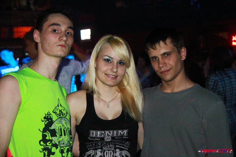  SUPER PENA. DOLPHI PARTY.    (-)