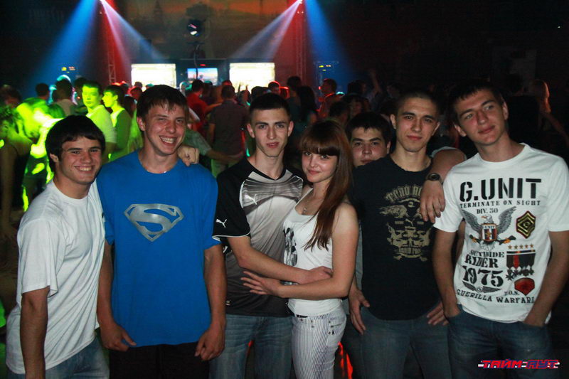  SUPER PENA. DOLPHI PARTY.    (-)
