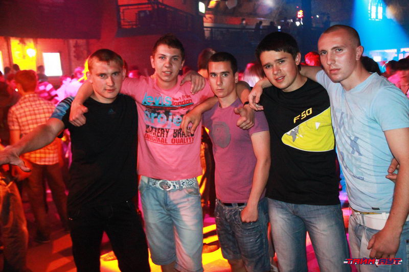  SUPER PENA. DOLPHI PARTY.    (-)
