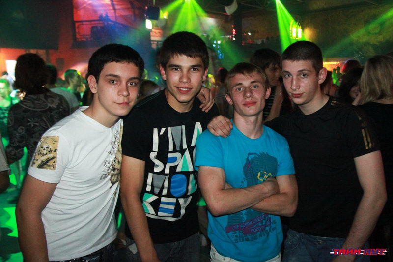  SUPER PENA. DOLPHI PARTY.    (-)