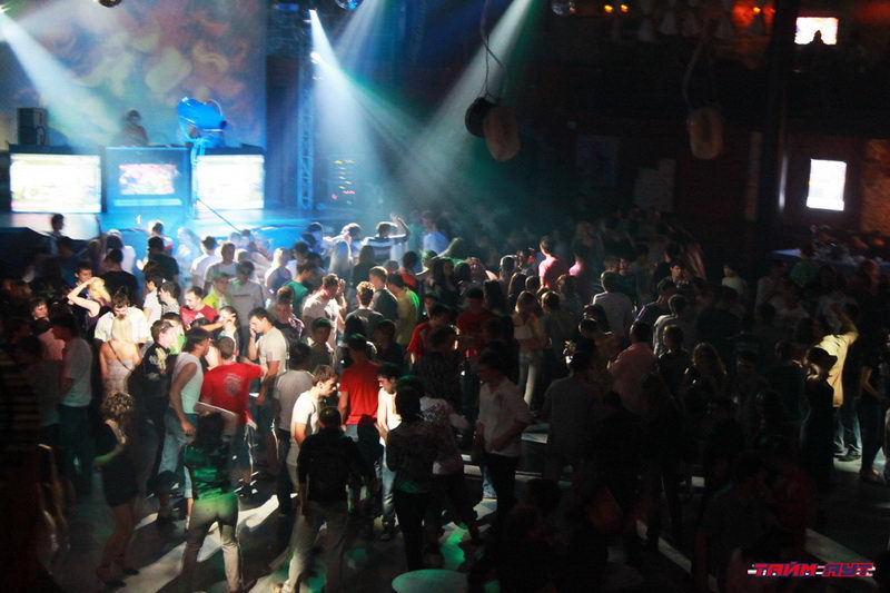  SUPER PENA. DOLPHI PARTY.    (-)