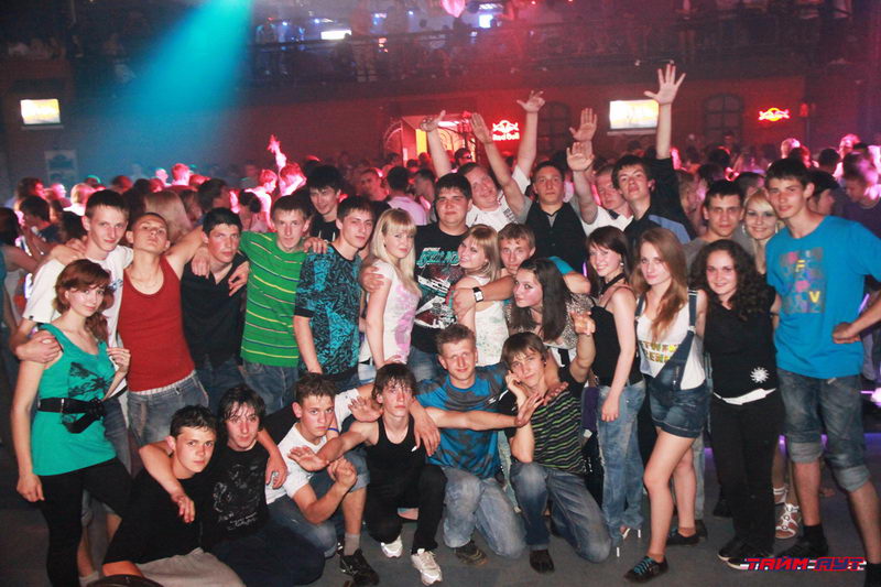 SUPER PENA. DOLPHI PARTY.    (-)