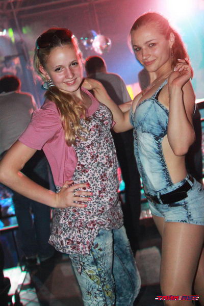  SUPER PENA. DOLPHI PARTY.    (-)