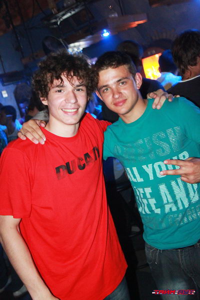  SUPER PENA. DOLPHI PARTY.    (-)