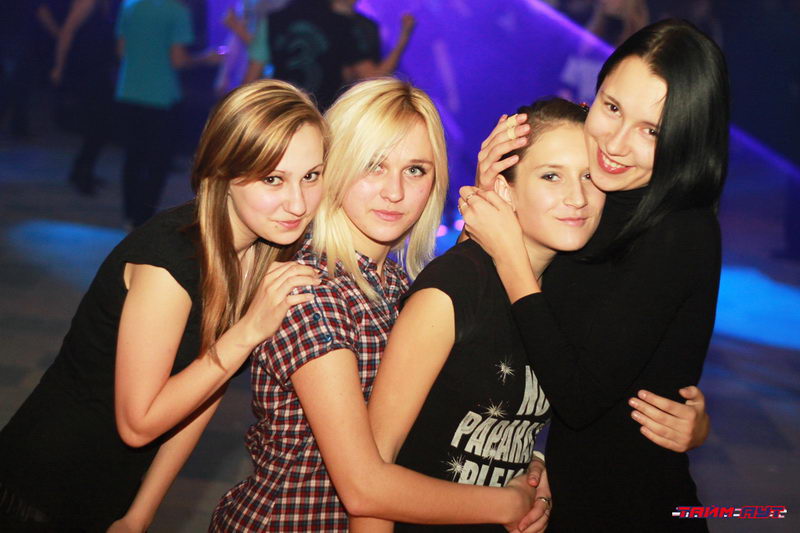  STRIKE PARTY (-)