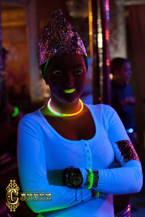  Cosmic Girl  ,     