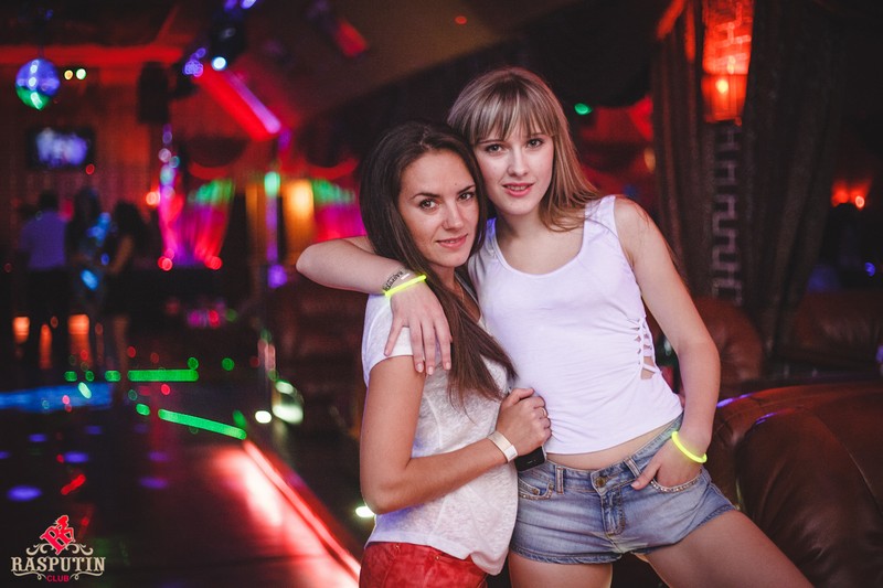 Neon party   