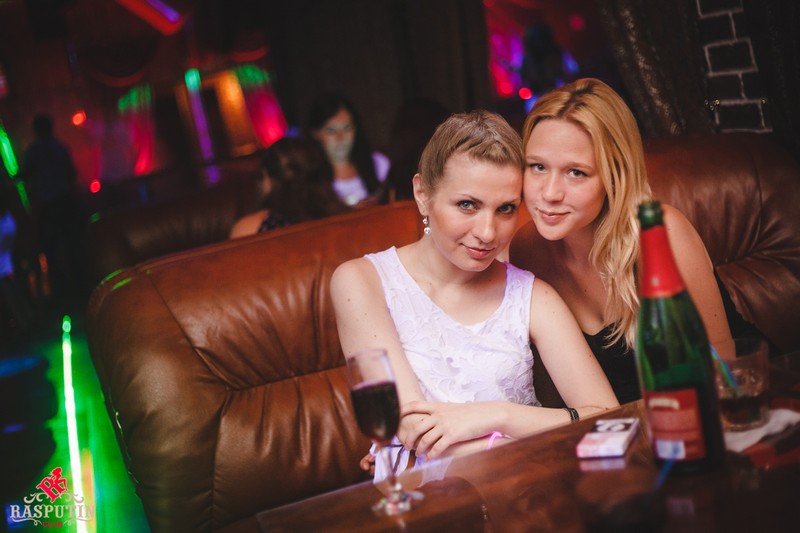  Neon party   