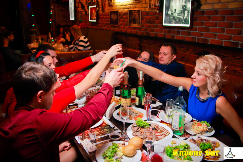     (Capone Bar)