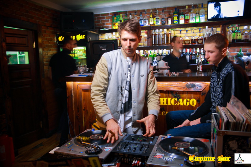      - 115  (Capone Bar)