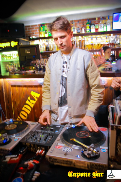      - 115  (Capone Bar)